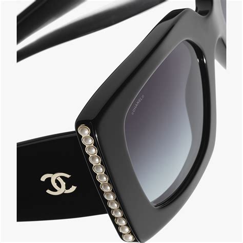 chanel bijou pearl sunglasses|Chanel sunglasses pearl on side.